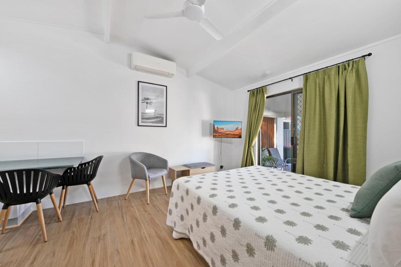 Kinka Palms Motel Yeppoon Kültér fotó