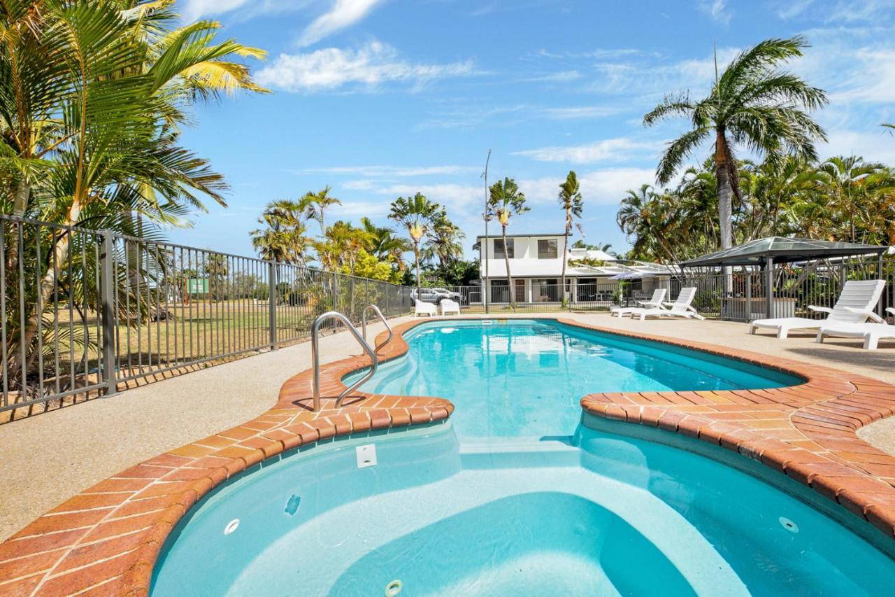 Kinka Palms Motel Yeppoon Kültér fotó
